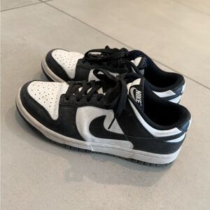 Nike womens Black and White Low-Top Sneakers